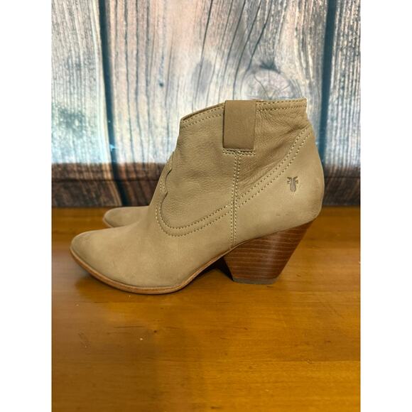 Frye Women's Brown Suede Ankle Booties Western Pointed Toe Casual - Picture 1 of 4